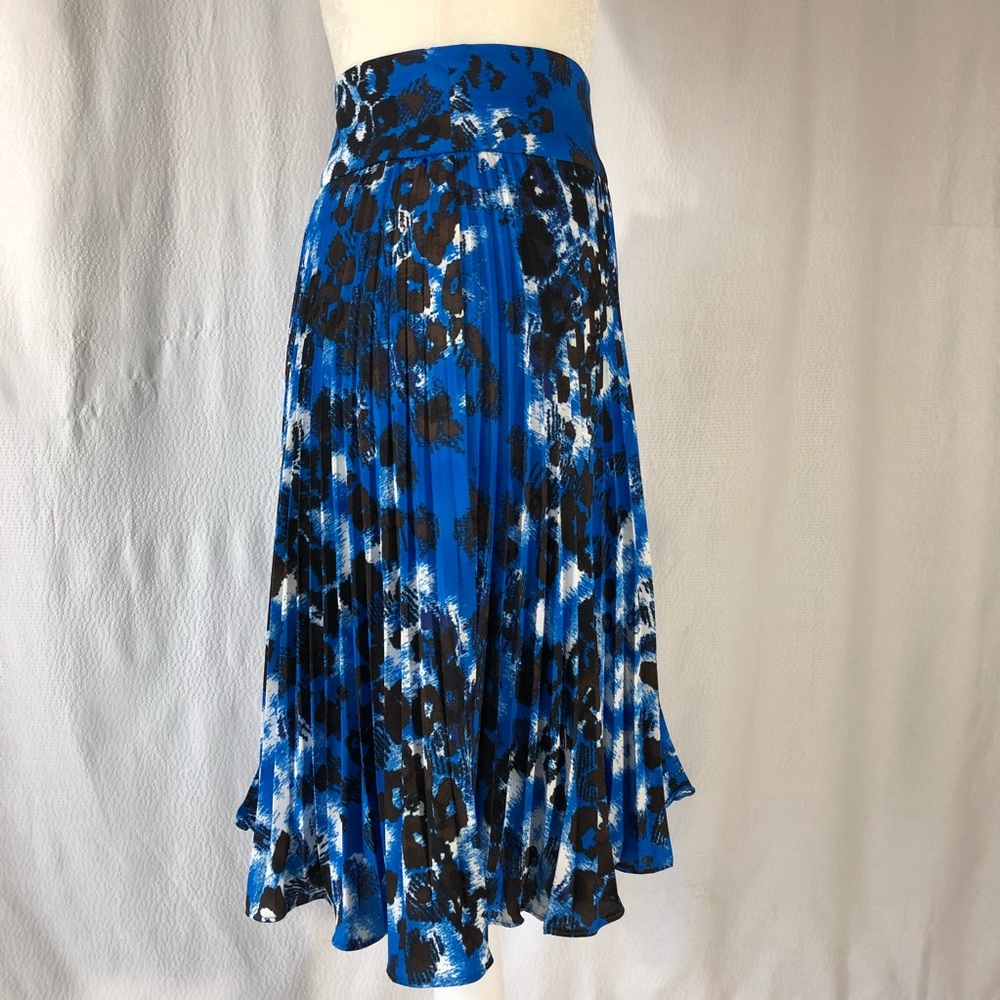 Ann Taylor Royal Blue Print Pleated Skirt - Picture 4 of 8